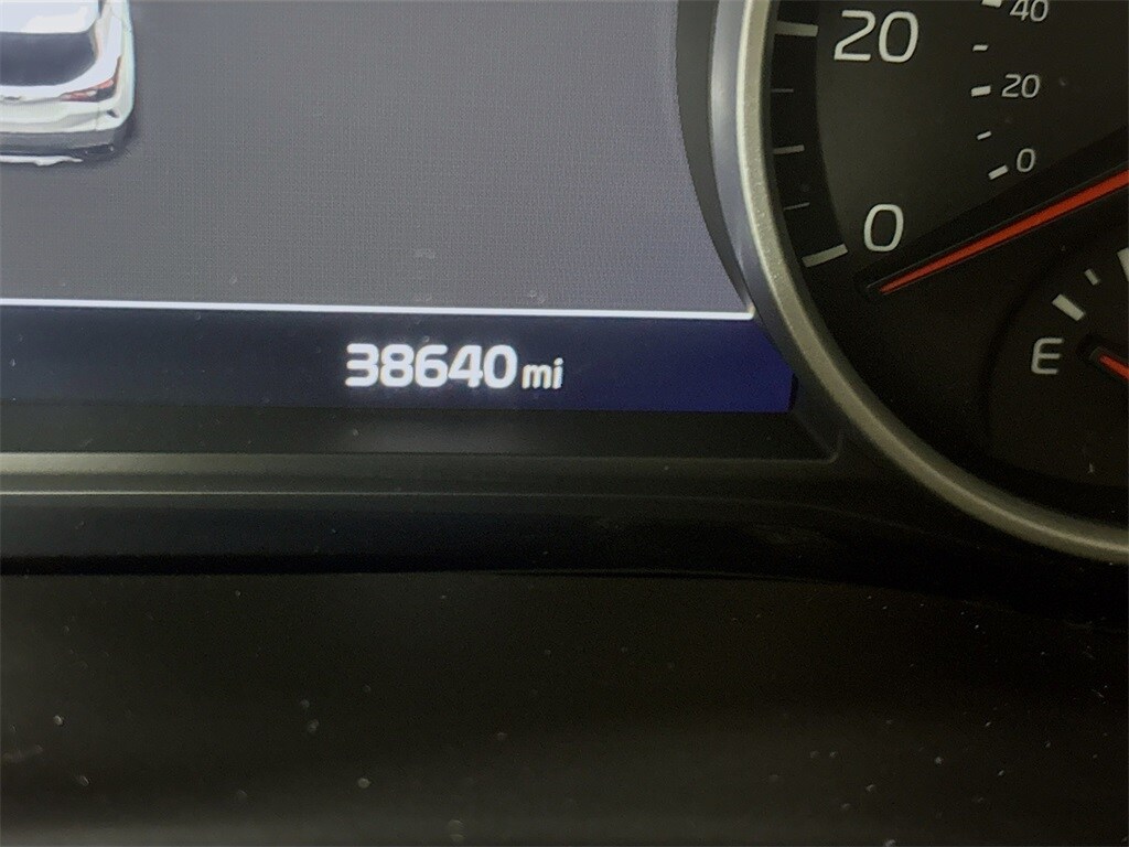 2023 Kia Seltos SX photo 3