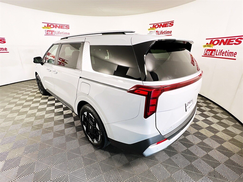 2025 Kia Carnival EX photo 2