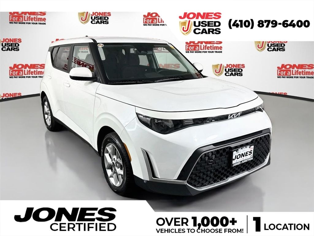 Certified 2024 Kia Soul LX Hatchback
