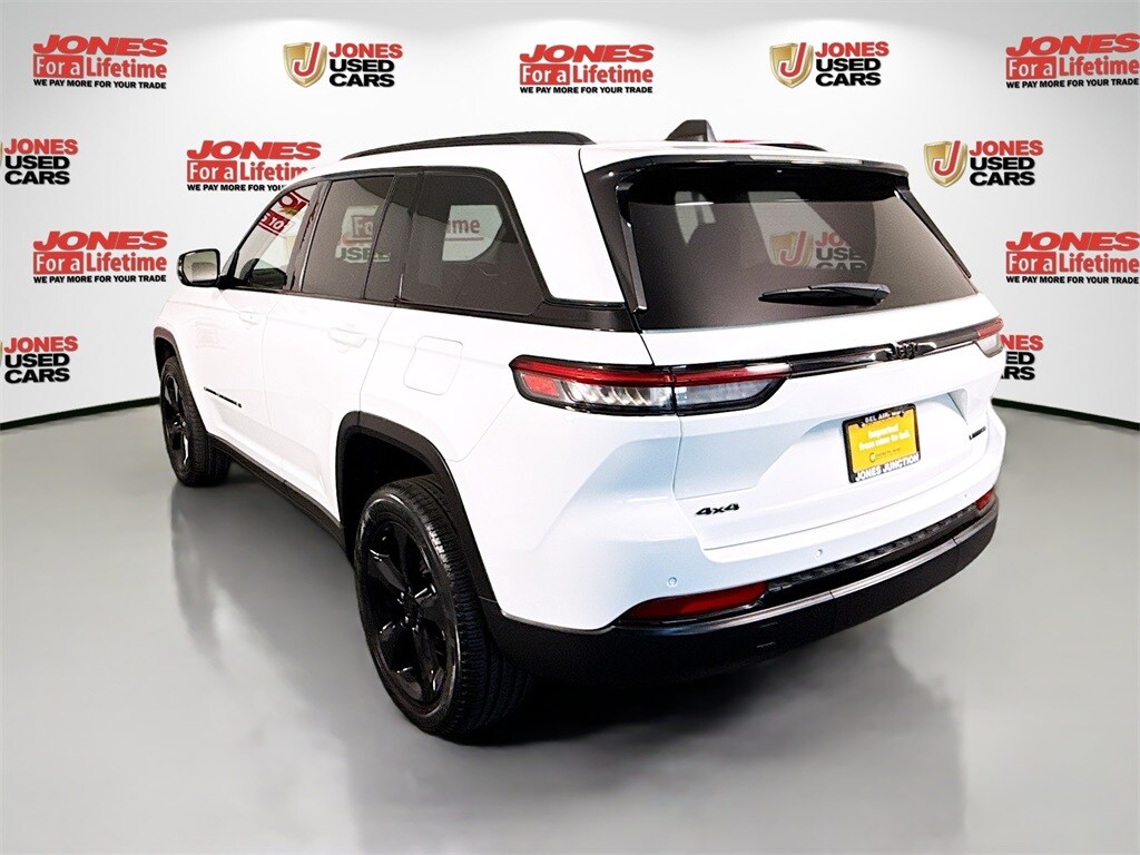 2023 Jeep Grand Cherokee Limited photo 2