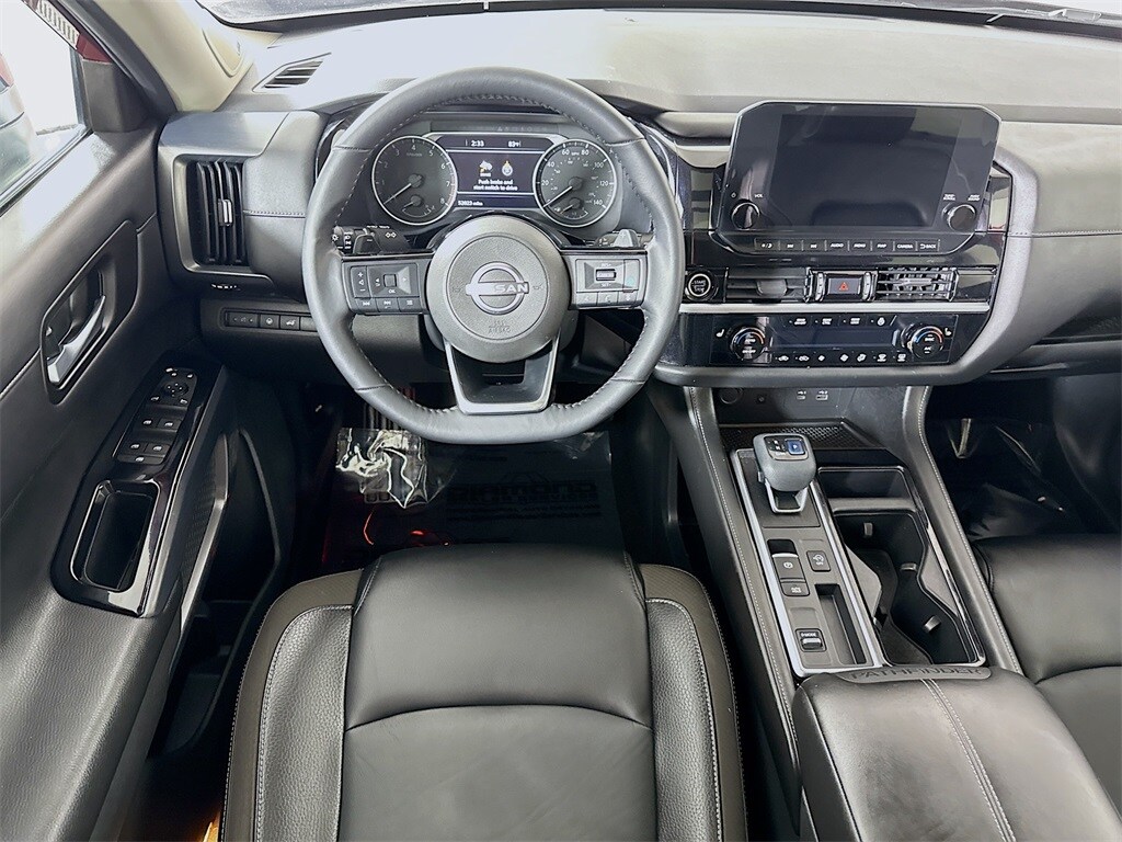 2022 Nissan Pathfinder SL photo 3