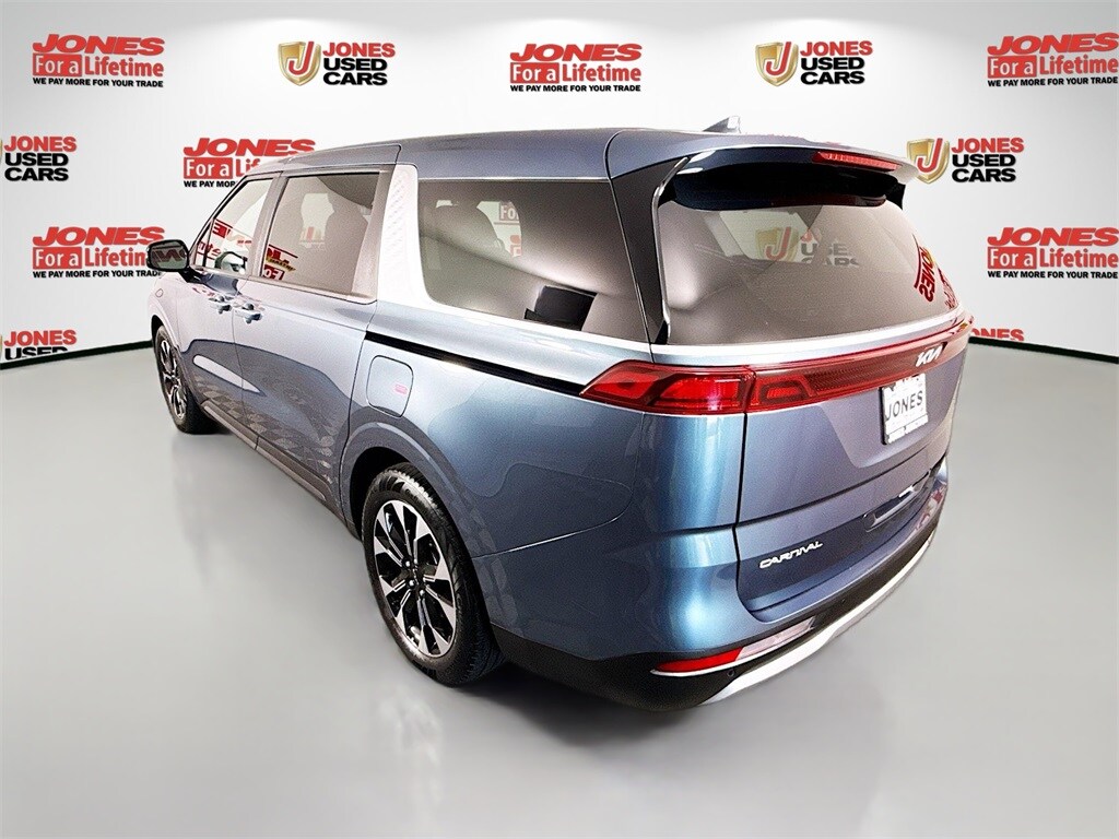 2024 Kia Carnival EX photo 2