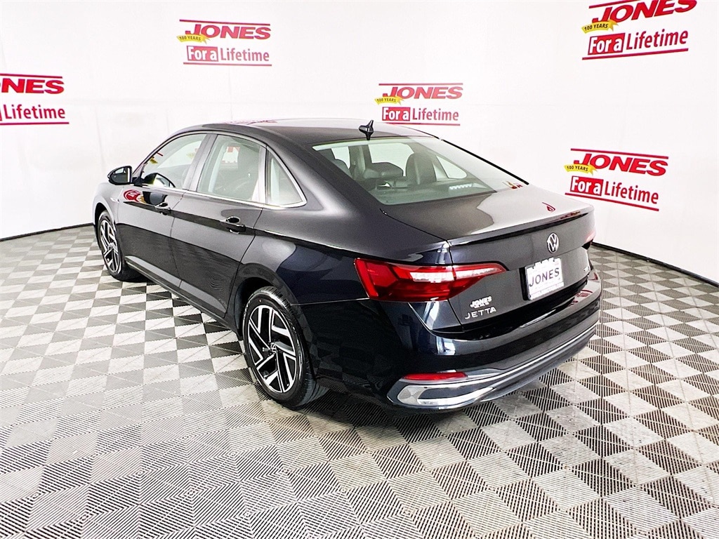 Used 2022 Volkswagen Jetta SEL with VIN 3VWGM7BU9NM025069 for sale in Fallston, MD