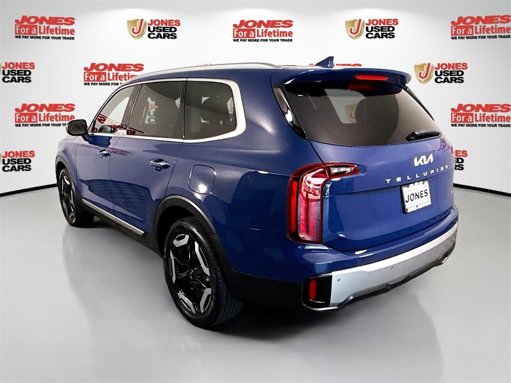 2023 Kia Telluride S photo 2