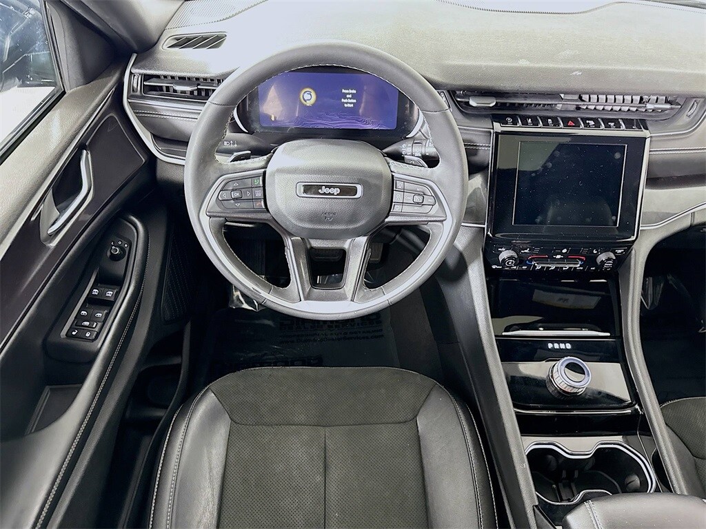 2023 Jeep Grand Cherokee Altitude photo 3