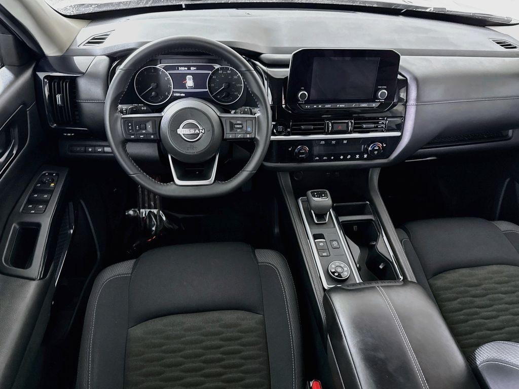 Used 2025 Nissan Pathfinder SV SUV