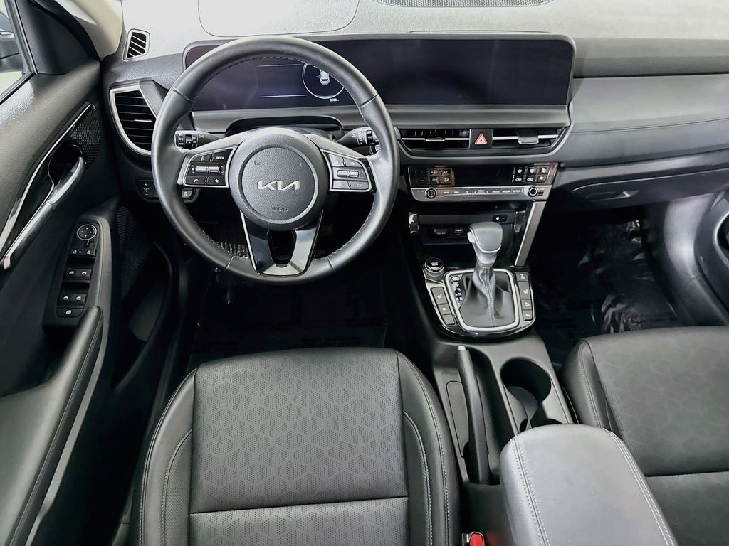 Certified 2025 Kia Seltos EX SUV