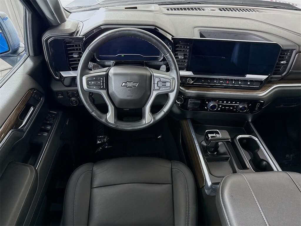 2023 Chevrolet Silverado 1500 RST photo 3