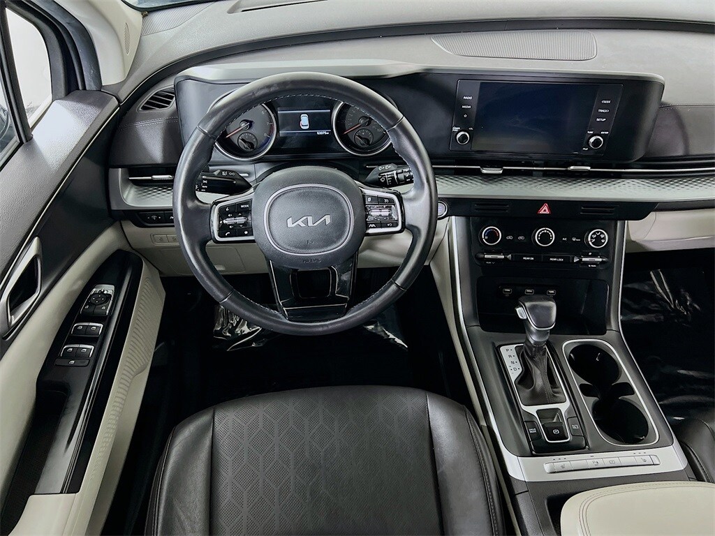 2023 Kia Carnival LX photo 3