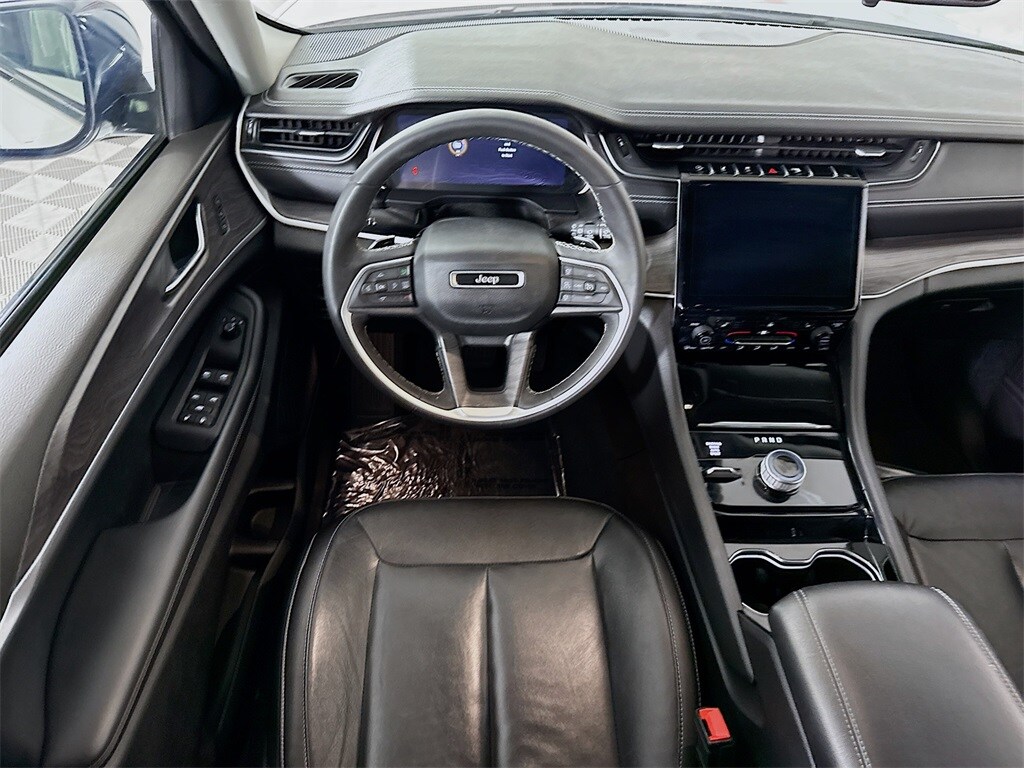 2023 Jeep Grand Cherokee Limited photo 3