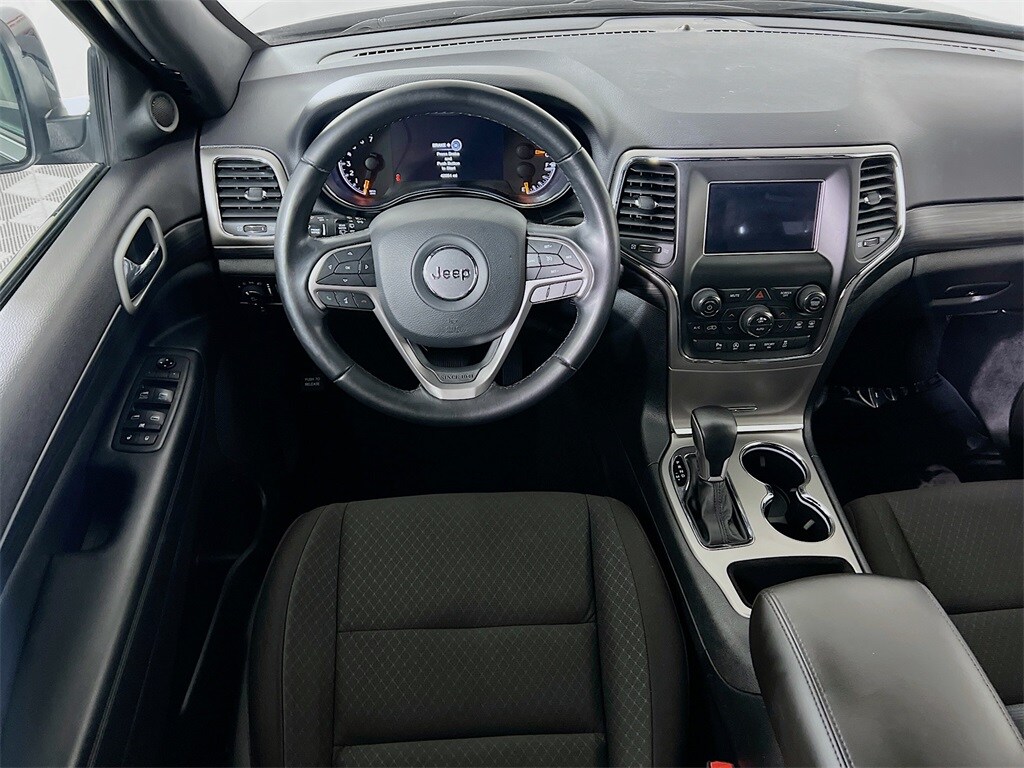 2021 Jeep Grand Cherokee Laredo E photo 3