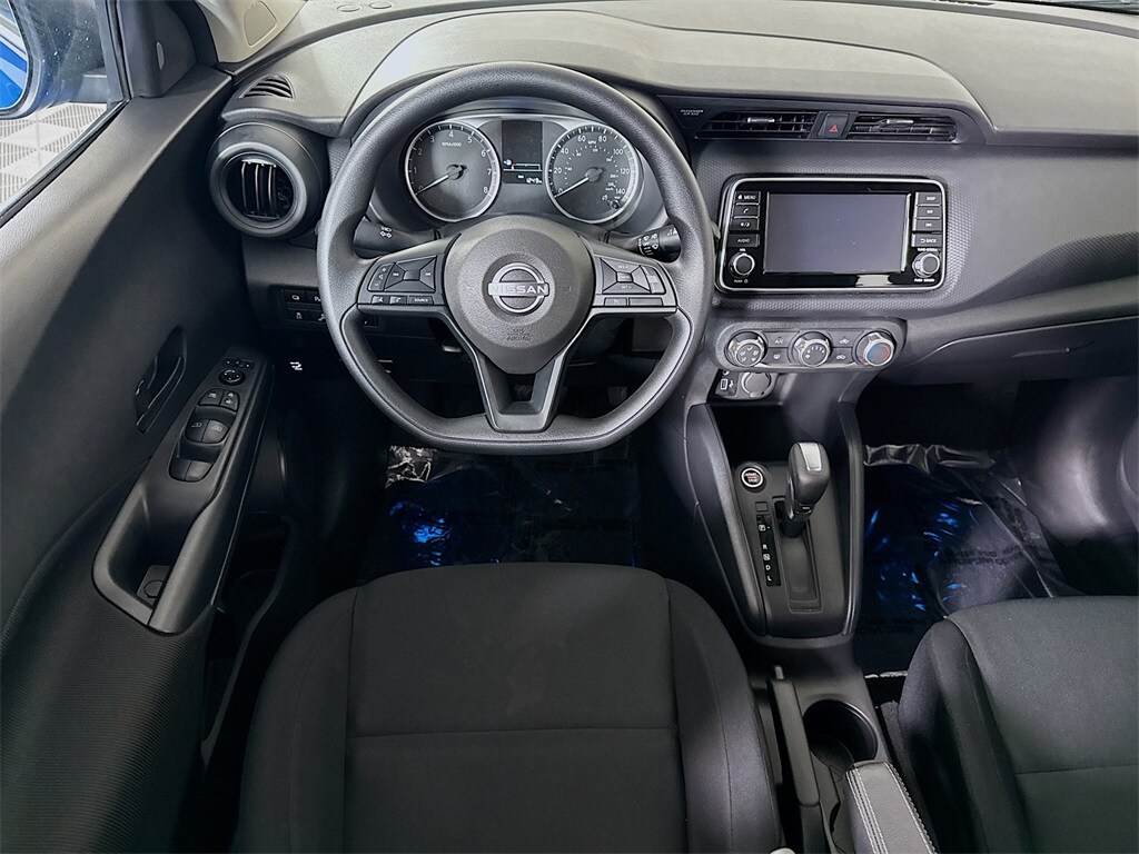 2024 Nissan Kicks S photo 3