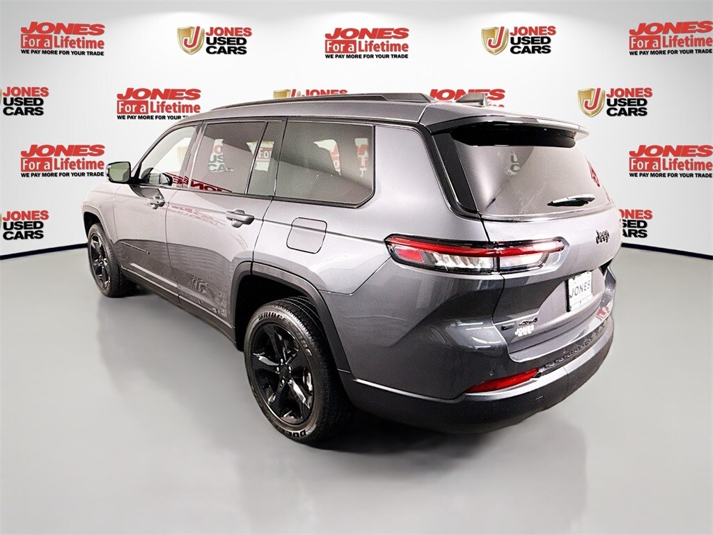 2023 Jeep Grand Cherokee Altitude photo 2
