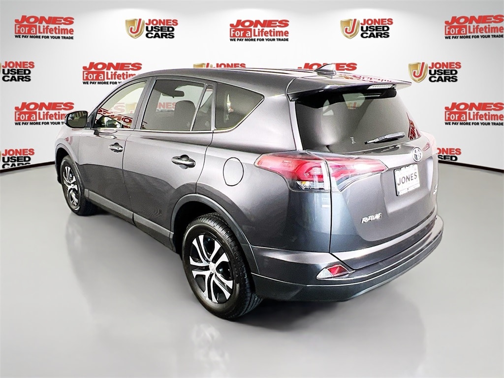 Used 2018 Toyota RAV4 LE with VIN JTMBFREV4JJ210063 for sale in Fallston, MD