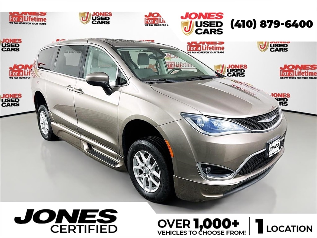 Used 2017 Chrysler Pacifica Touring L Van