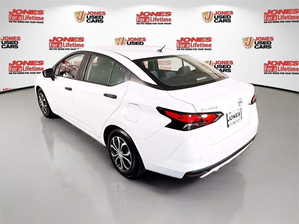 2020 Nissan Versa 1.6 S photo 2
