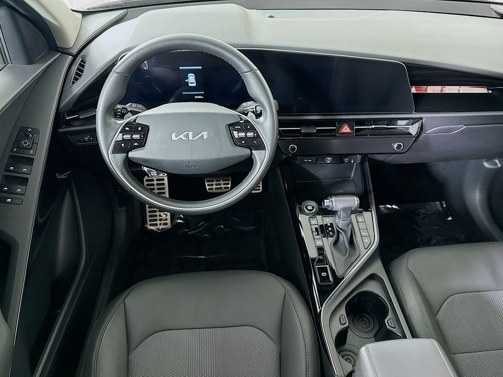 Used 2023 Kia Niro EX Touring SUV