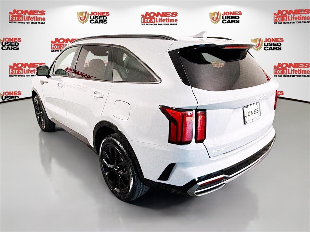 2023 Kia Sorento SX photo 2