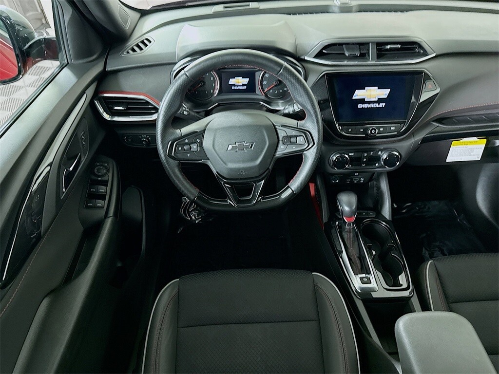 2021 Chevrolet Trailblazer RS photo 2