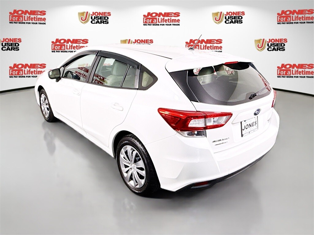 2019 Subaru Impreza 2.0i photo 2