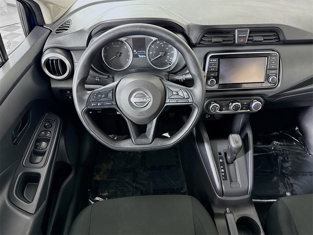 2024 Nissan Versa 1.6 S photo 3