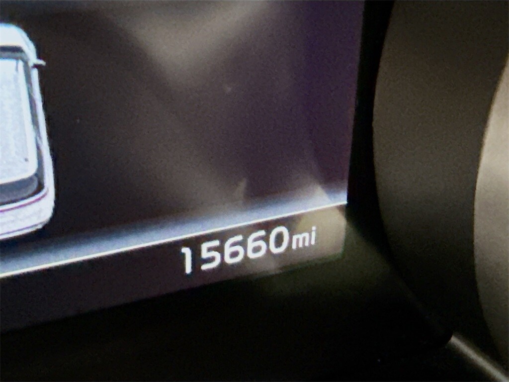 2024 Kia Carnival LX photo 3