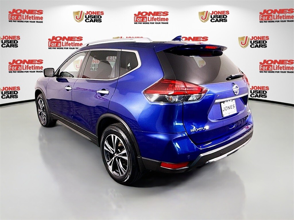 2020 Nissan Rogue SV photo 2