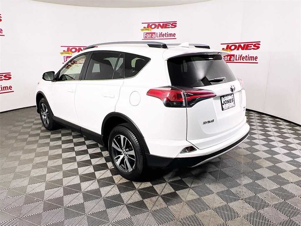 Used 2018 Toyota RAV4 XLE with VIN JTMRFREV7JJ743118 for sale in Fallston, MD