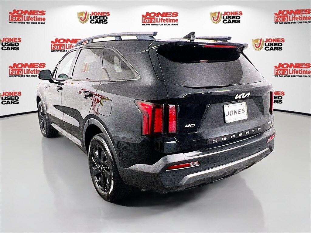 2022 Kia Sorento S photo 2