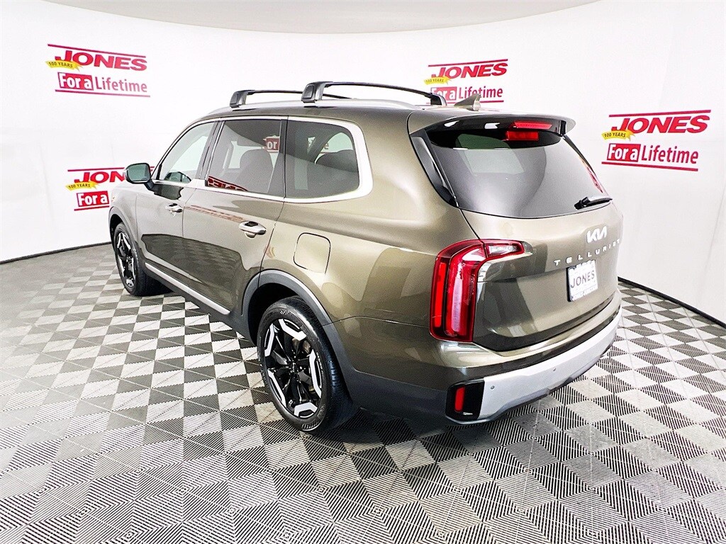 2024 Kia Telluride S photo 2
