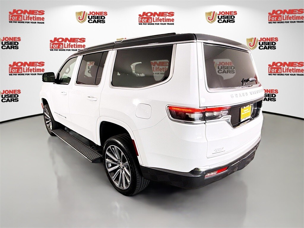 2022 Jeep Grand Wagoneer II photo 2