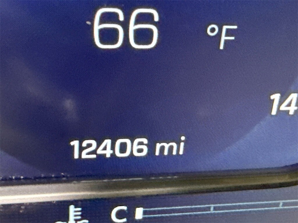 2024 Chevrolet Silverado 1500 LT photo 2