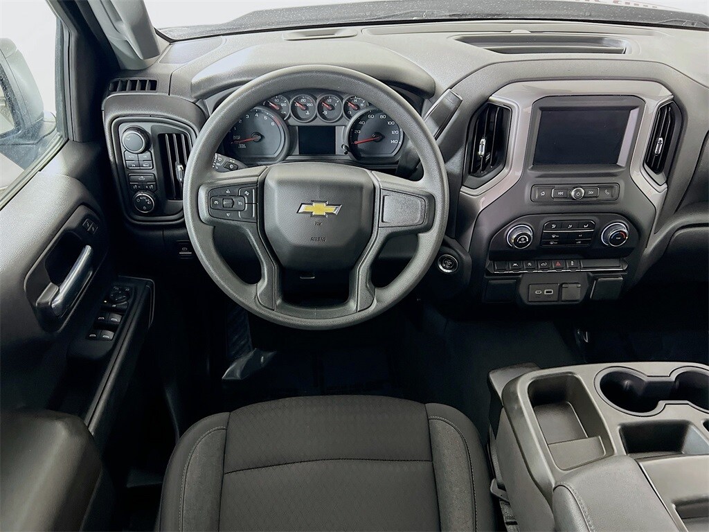 2023 Chevrolet Silverado 1500 Custom photo 3