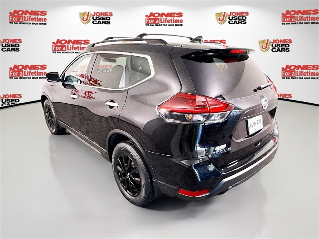 2018 Nissan Rogue SV photo 2