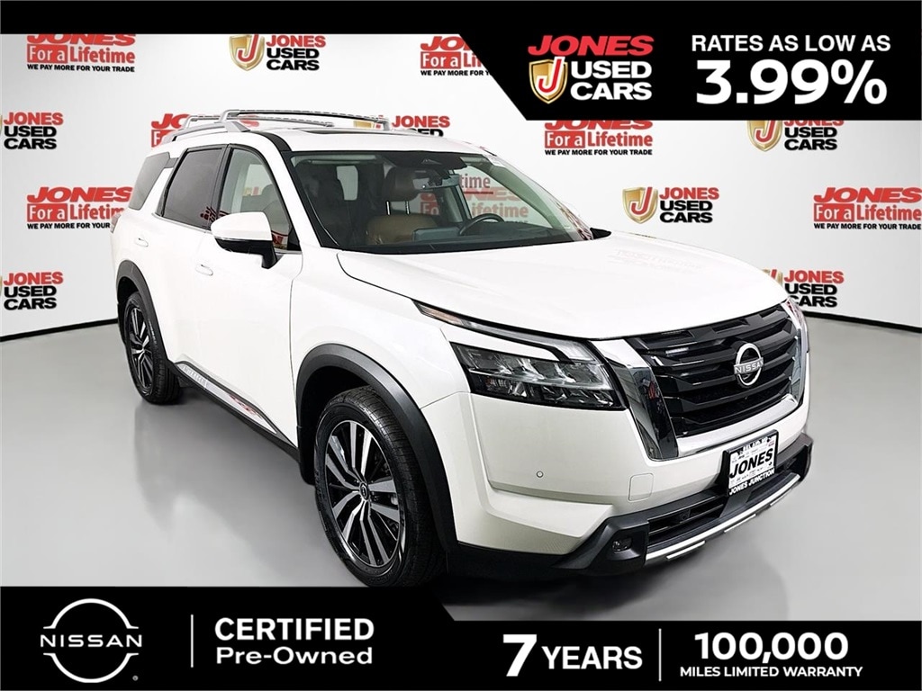 2023 Nissan Pathfinder Platinum's photo