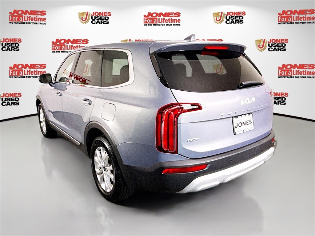 2022 Kia Telluride LX photo 2