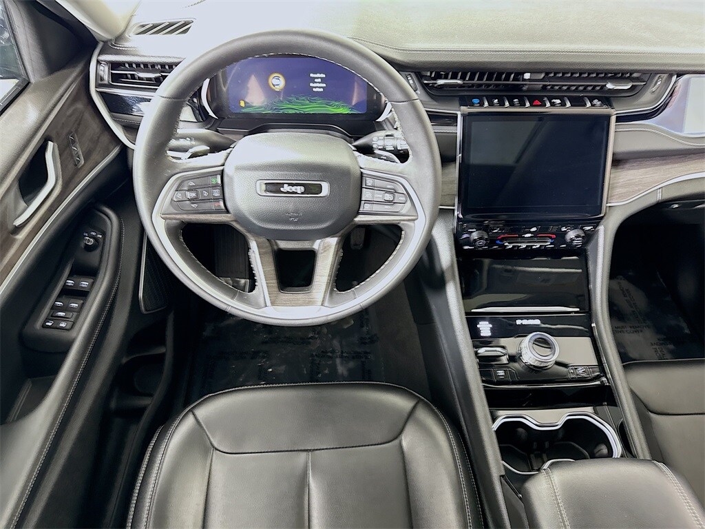 2023 Jeep Cherokee Base photo 3