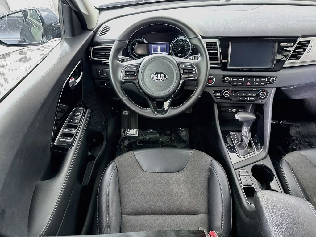Used 2018 Kia Niro EX SUV