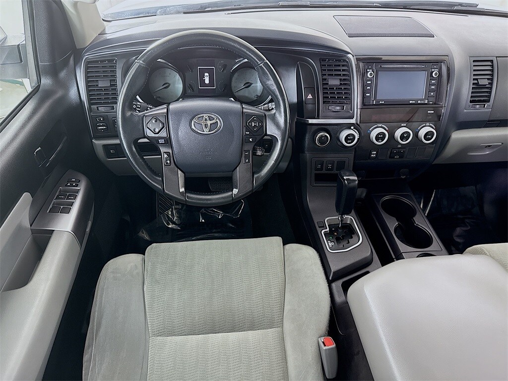 2018 Toyota Sequoia SR5 photo 3