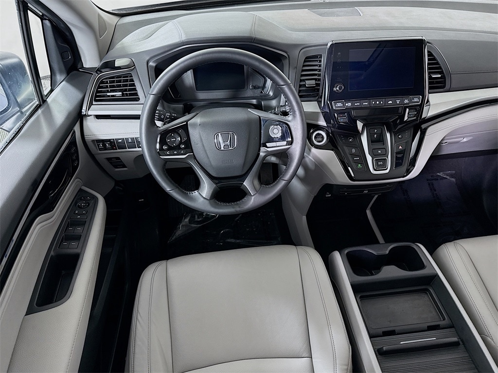 2024 Honda Odyssey Touring photo 3