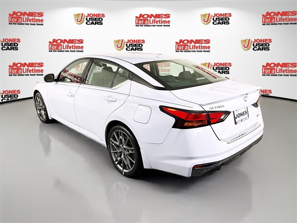 Certified 2023 Nissan Altima 2.0 SR Sedan