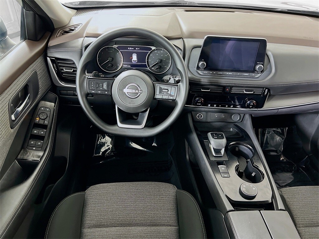 2022 Nissan Rogue SV photo 3