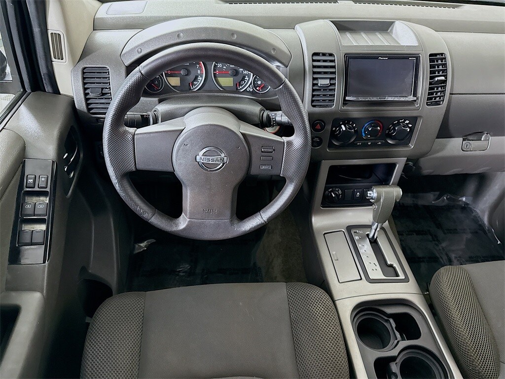 2012 Nissan Pathfinder S 4x4 photo 3