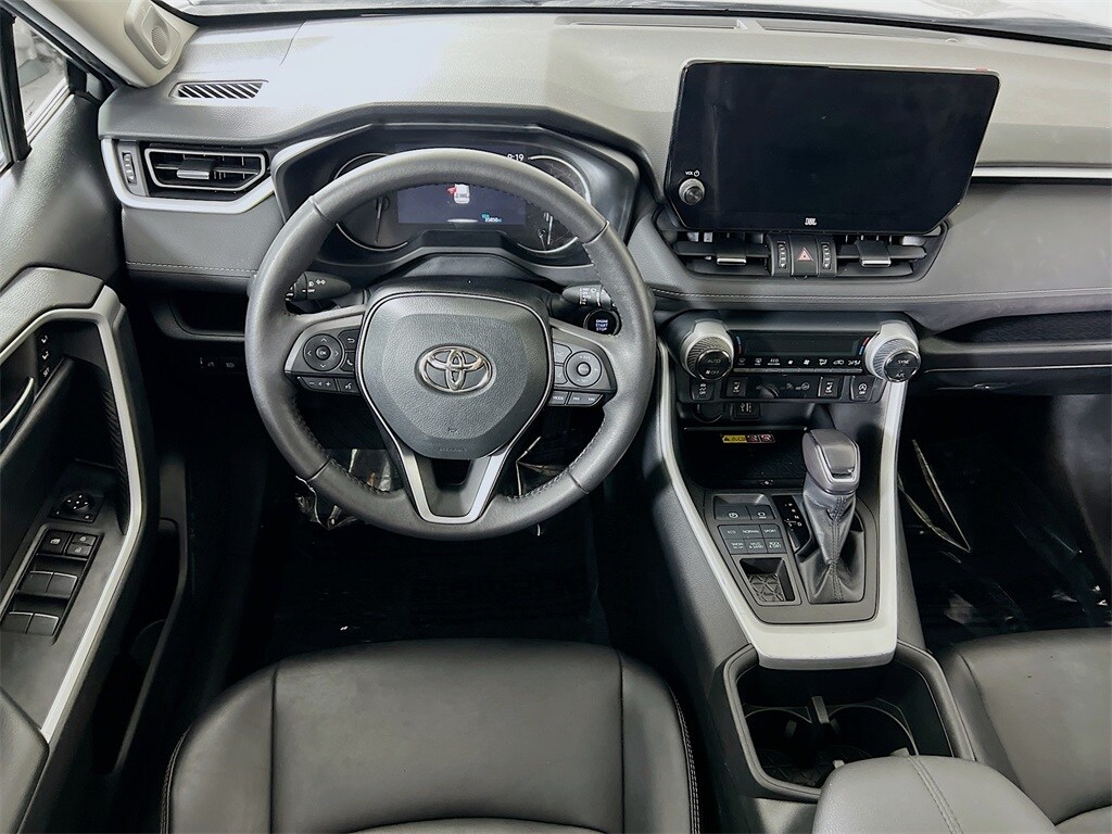 2023 Toyota RAV4 XLE Premium photo 2