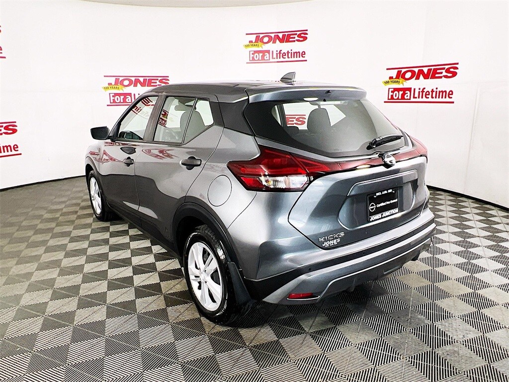 2024 Nissan Kicks S photo 2