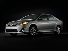 2014 Toyota Camry Hybrid XLE Sedan