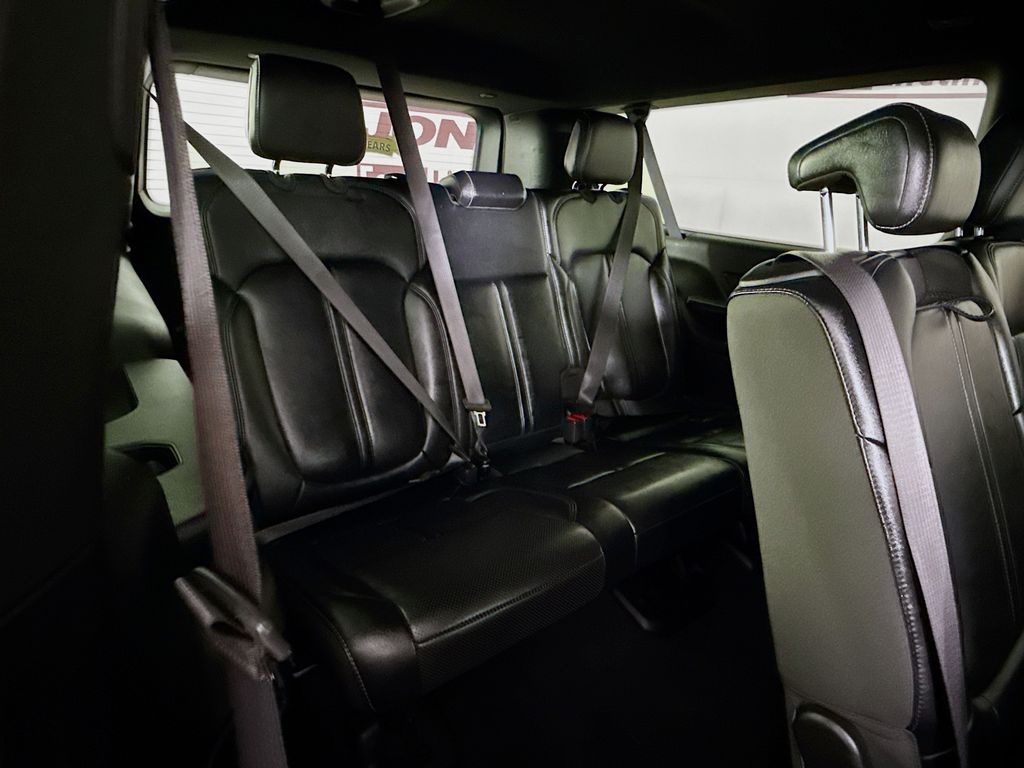 2024 Jeep Wagoneer L Series II - Photo 32