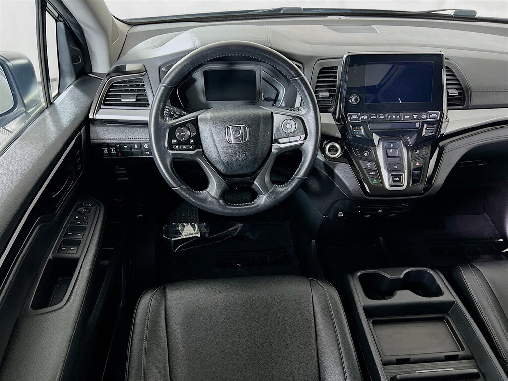 2022 Honda Odyssey Touring photo 3