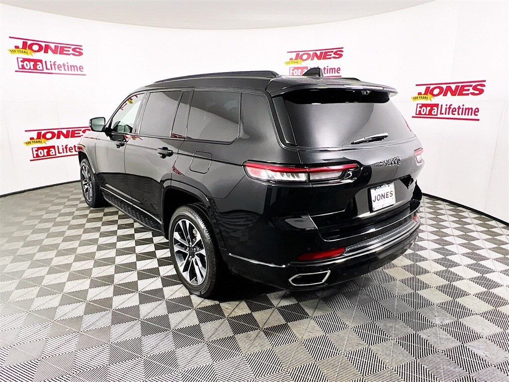2021 Jeep Grand Cherokee Overland photo 2