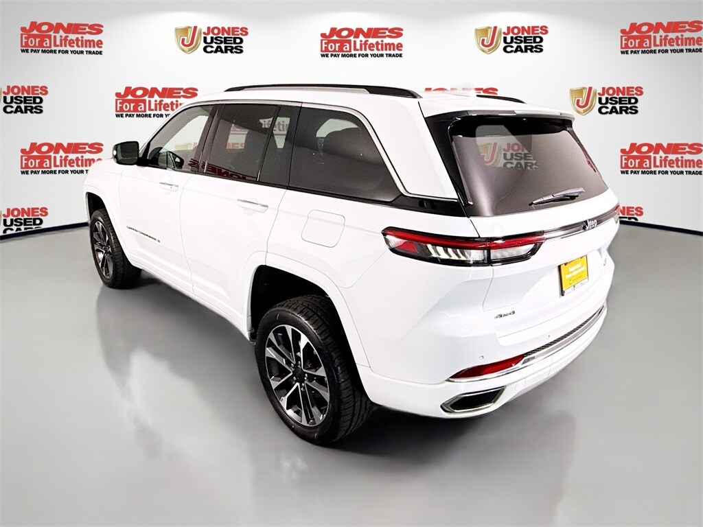 2023 Jeep Grand Cherokee Overland photo 2